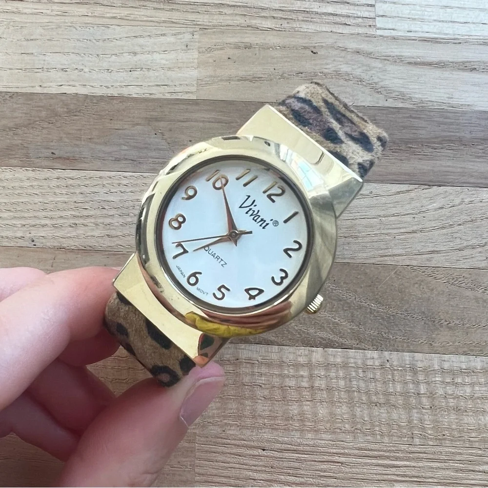 Vivani ladies animal print fashion cuff bracelet Watch NEW BATTERY